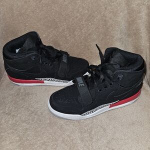 Jordan Legacy 312 GS, 5.5 Youth, Black/Fire Red/Gray/White
